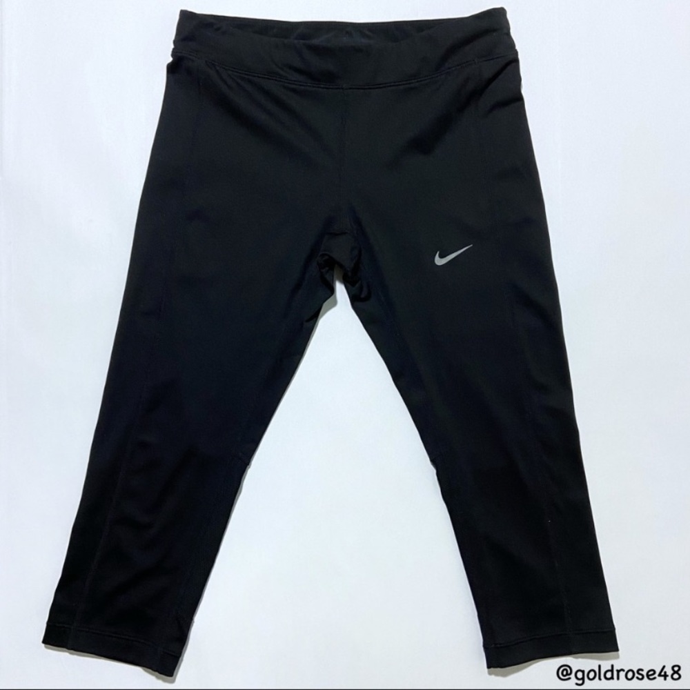 Nike Dri-Fit Essential Tight Fit black running capri leggings 645603-010